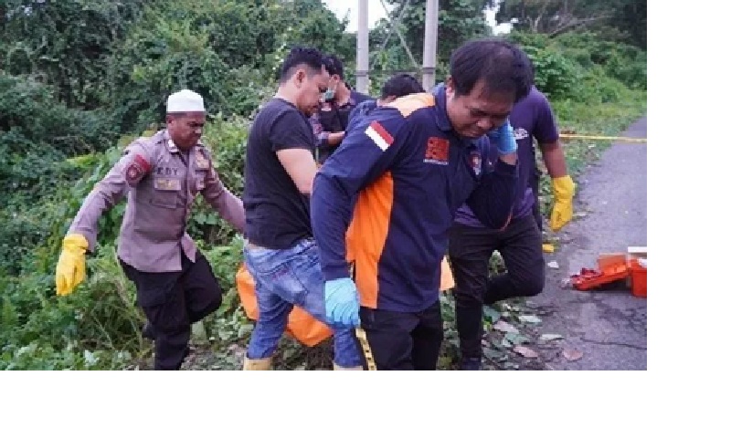 Jasad bocah laki-laki berusia enam tahun ditemukan di semak-semak jalan lingkar Desa Lingsir, Paringin Selatan, Kabupaten Balangan, Jumat (21/3/2025). (Humas Polres Balangan untuk Radar Banjarmasin)