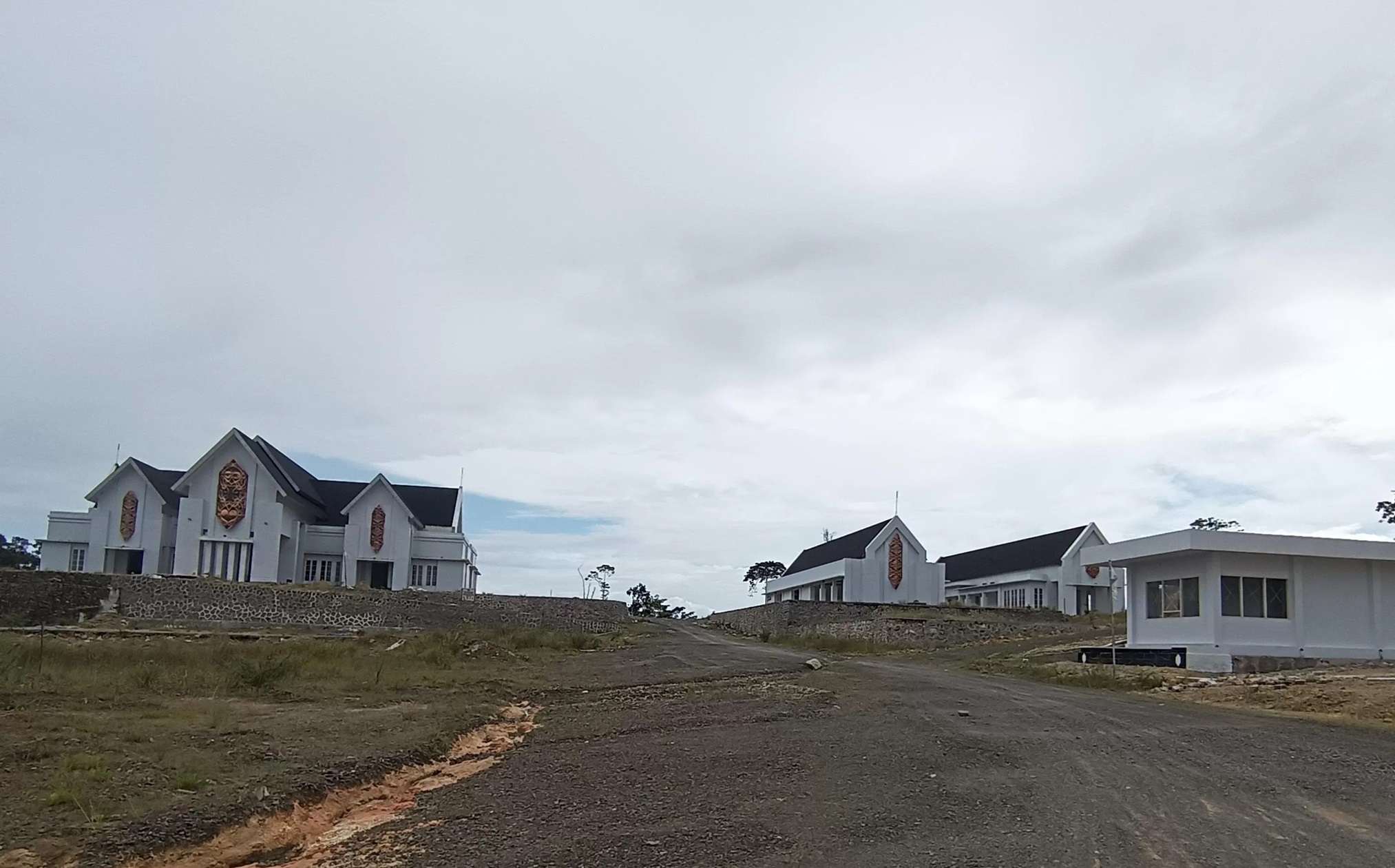 FASILITAS: Kondisi rumjab Gubernur Kaltara di kawasan Puspem Kaltara, Tanjung Selor. FOTO: IWAN K/RADAR TARAKAN