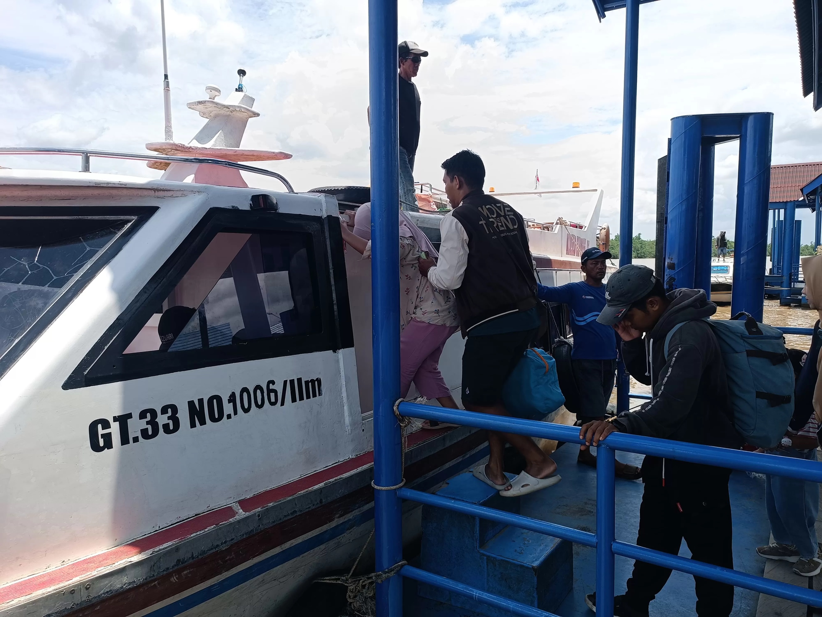 TRANSPORTASI: Speedboat merupakan salah satu angkutan umum yang digunakan untuk arus mudik di Kaltara. FOTO: IWAN K/RADAR TARAKAN