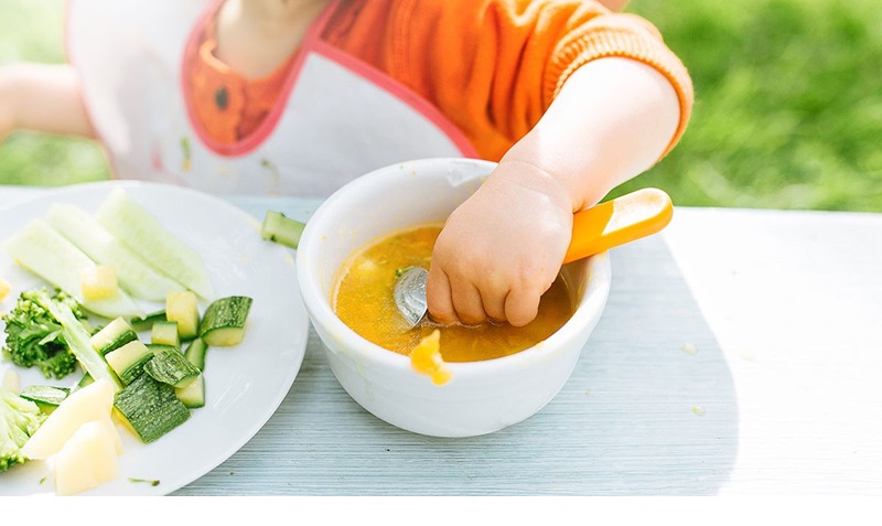 Pola makan yang buruk bagi anak anak bisa jadi penyebab tingginya kolesterol.