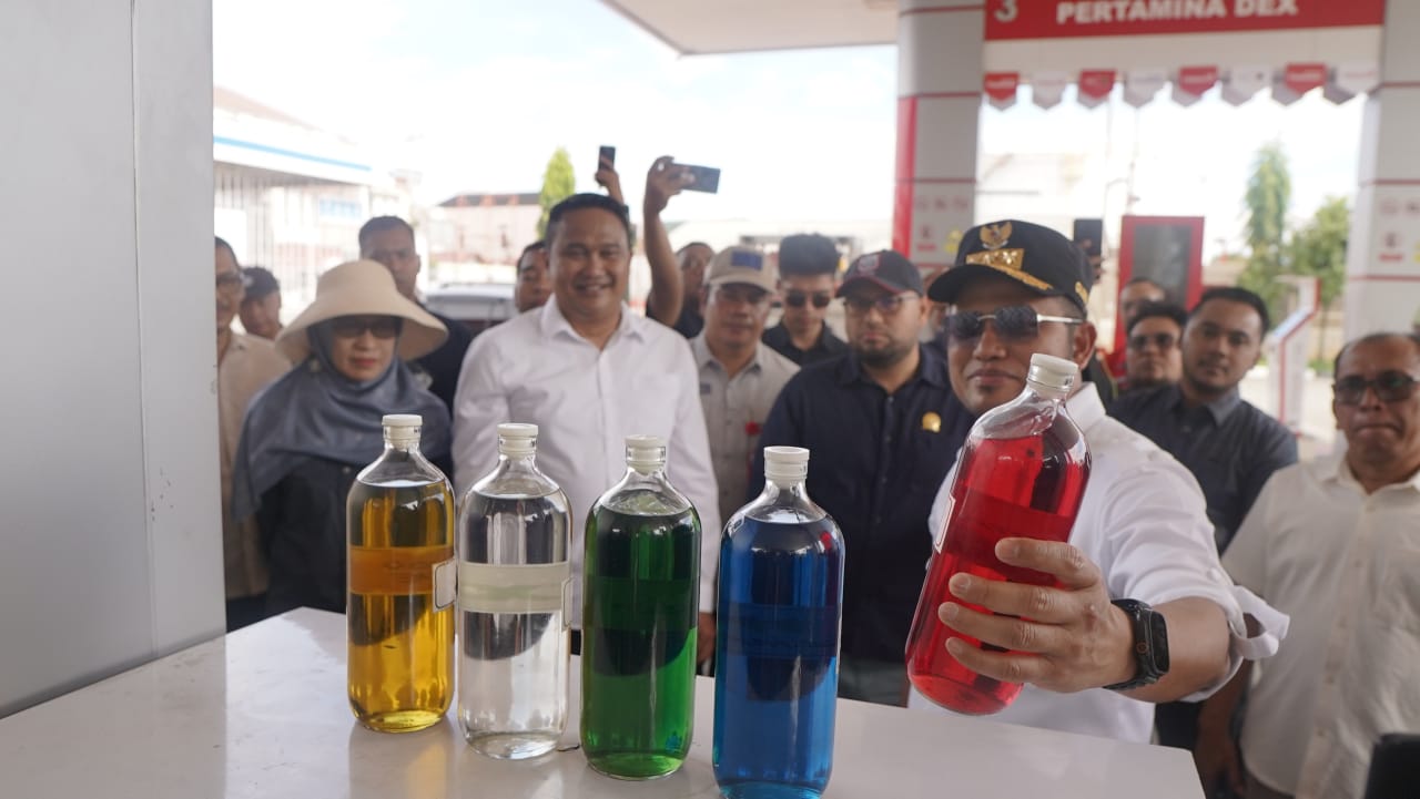 Gubernur saat cek SPBU di Samarinda.
