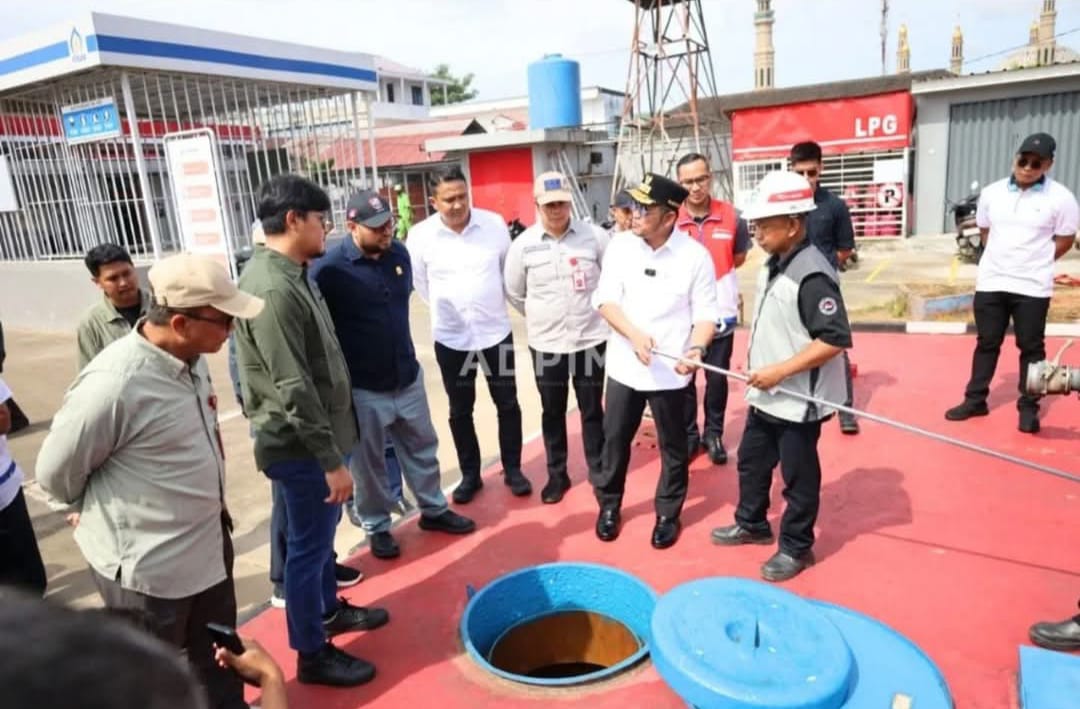 Rudy saat sidak SPBU.