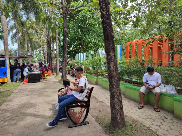 BELUM DIKAJI MENDALAM: Rencana pemindahan lokasi CFD tiap Minggu pagi ke Stadion Sadurengas dikeluhkan para pelaku UMKM.