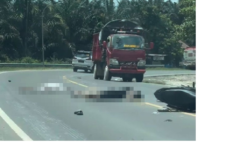KORBAN TEWAS: Situasi pasca kecelakaan lalu lintas antara kendaraan roda dua dan truk tangki BBM di SP 5, Jalan Ahmad Yani, Kecamatan Pangkalan Lada, Kabupaten Kotawaringin Barat, Jumat (4/4).