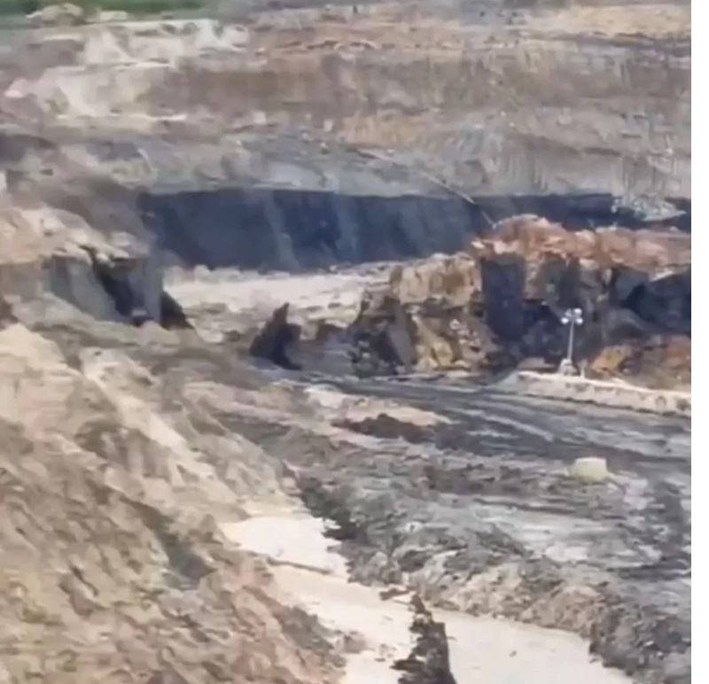 LONGSOR : Video tanah longsor di kawasan tambang batu bara di Bunyu.