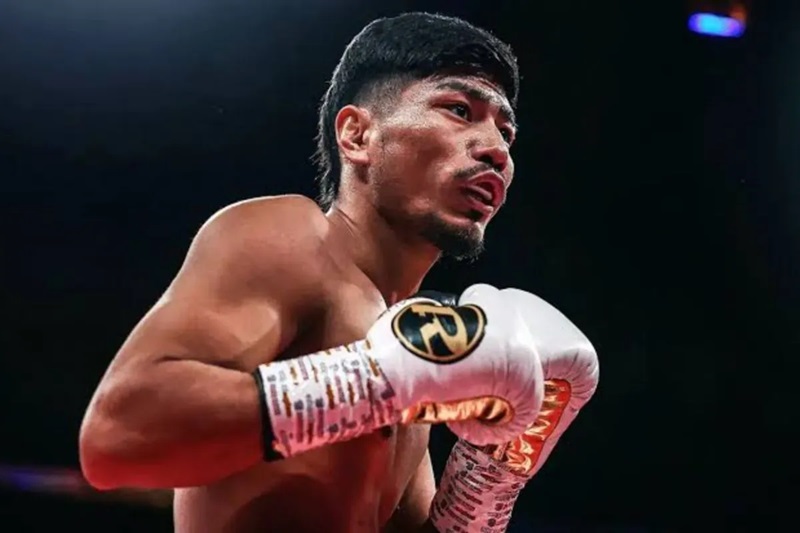 Petinju asal Kazakstan Sultan Zaurbek merebut gelar juara kelas bulu super WBA Continental atlet Afrika Selatan, Azinga Fuzile di Barys Arena, Astana, Kazakhstan. Laman resmi WBA.