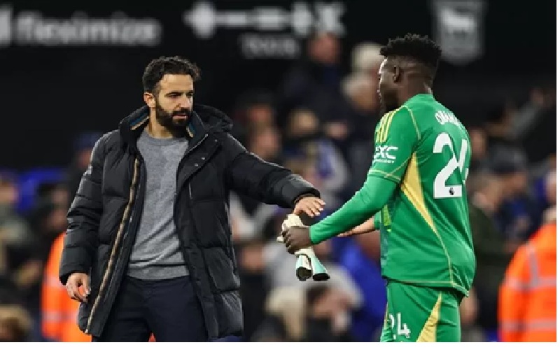 Pelatih Manchester United, Ruben Amorim (kiri) dan kiper Andre Onana. (Dok. Premier League)