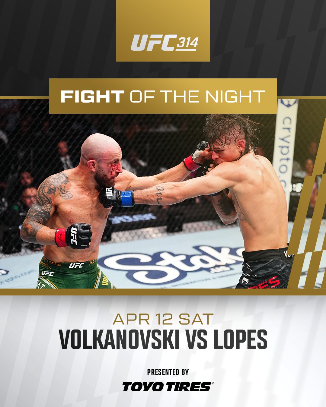 Alex dan Diego saling lepaskan pukulan.