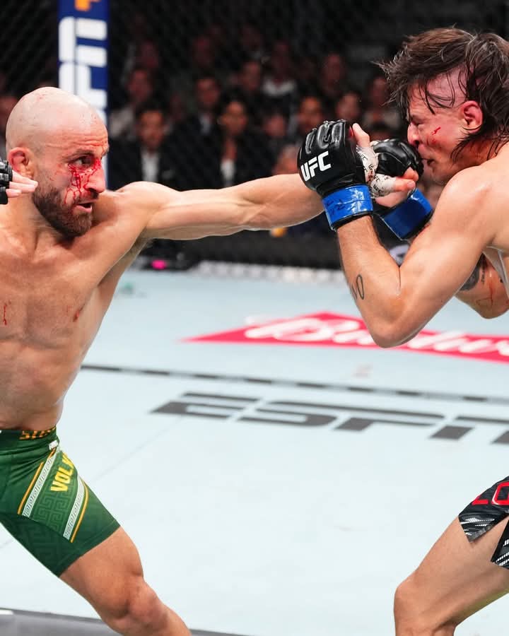 Alex Volkanovski duel dengan Diego Lopes.