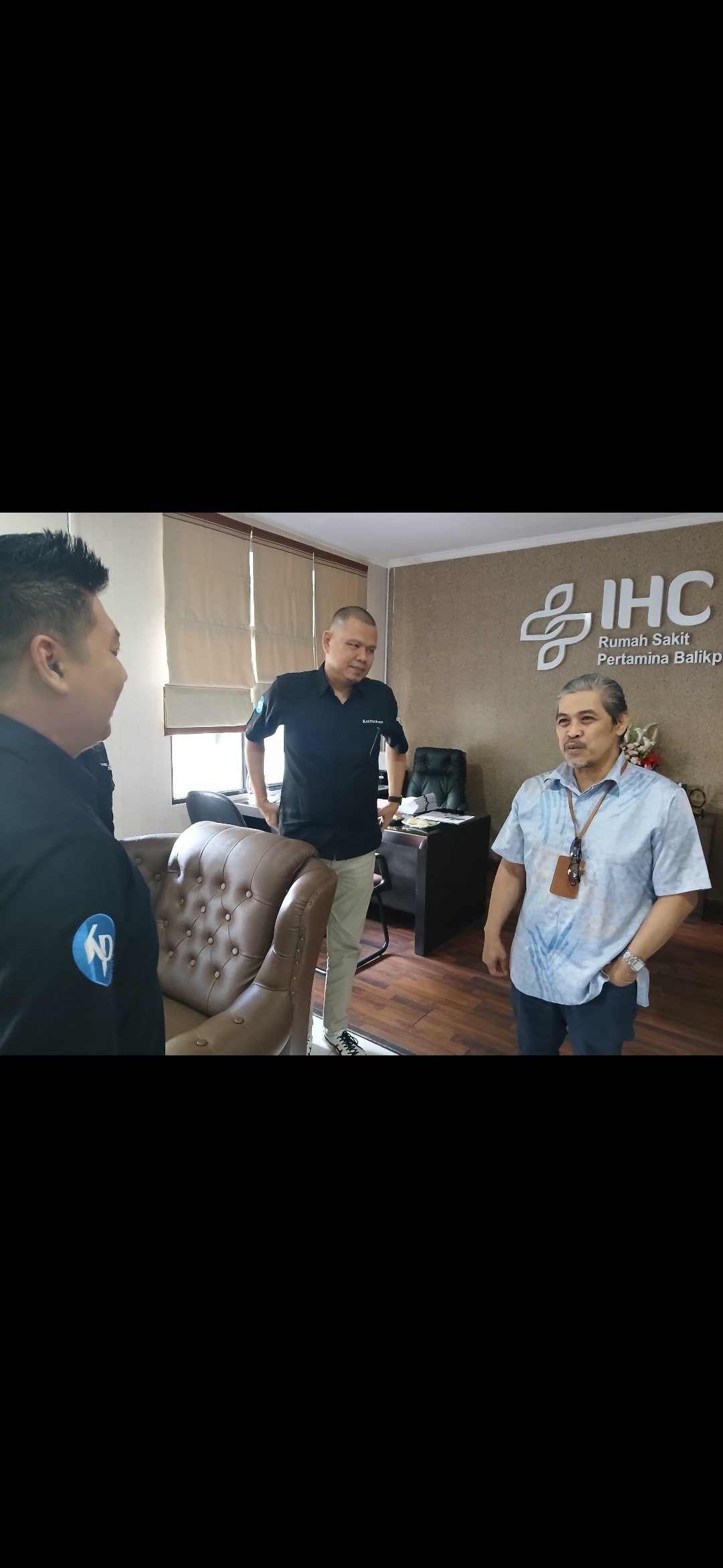 HANGAT: Direktur RSPB, dr Muhammad Ahsan MARS (kanan), dan Direktur KPG, Erwin Dede Nugroho, Rabu, 9 April 2025.