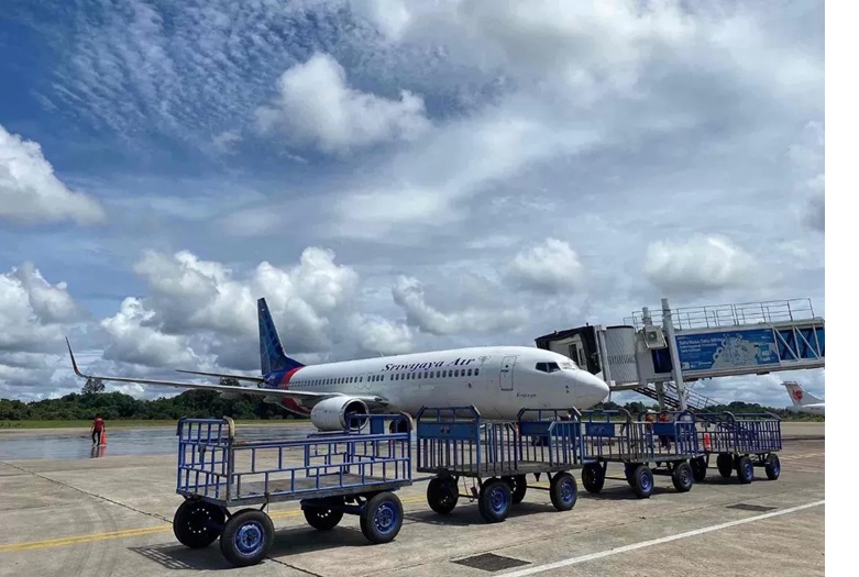 KEMBALI KE BERAU: Setelah sekian lama maskapai Sriwijaya Air kembali datang ke Kabupaten Berau. (ARTA KUSUMA YUNANDA/BP)