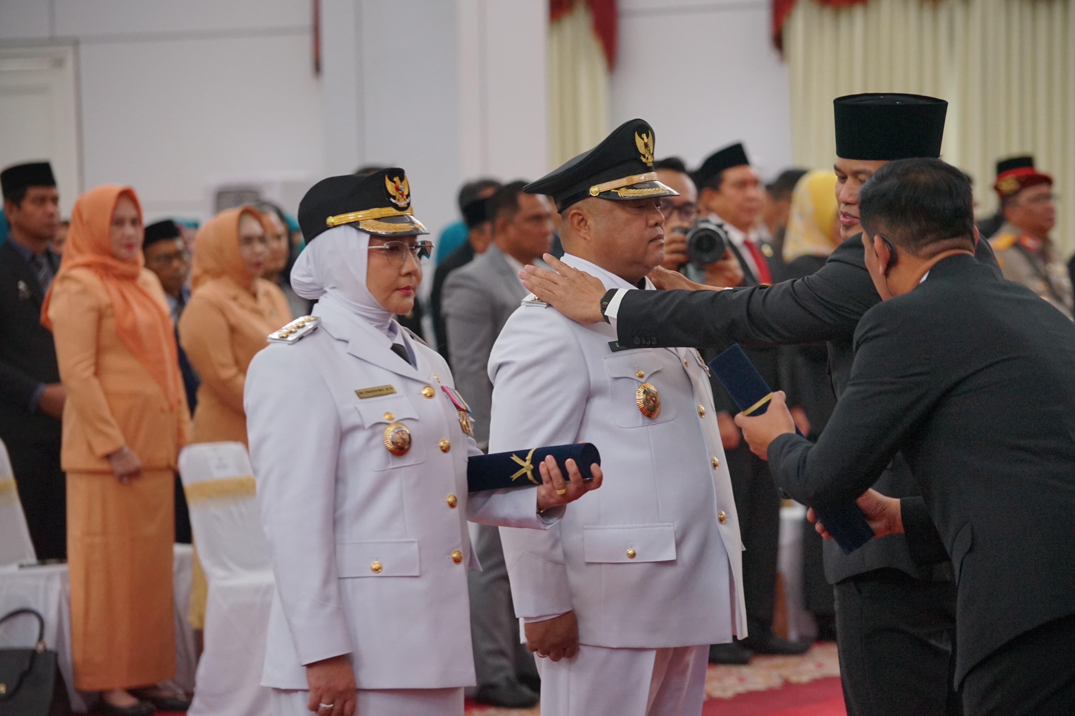 SUDAH SAH: Bupati Berau Sri Juniarsih dan wakilnya Gamalis dilantik gubernur Kaltim di Odah Etam, Kantor Gubernur Kaltim, Samarinda, Selasa, 15 April 2025.
