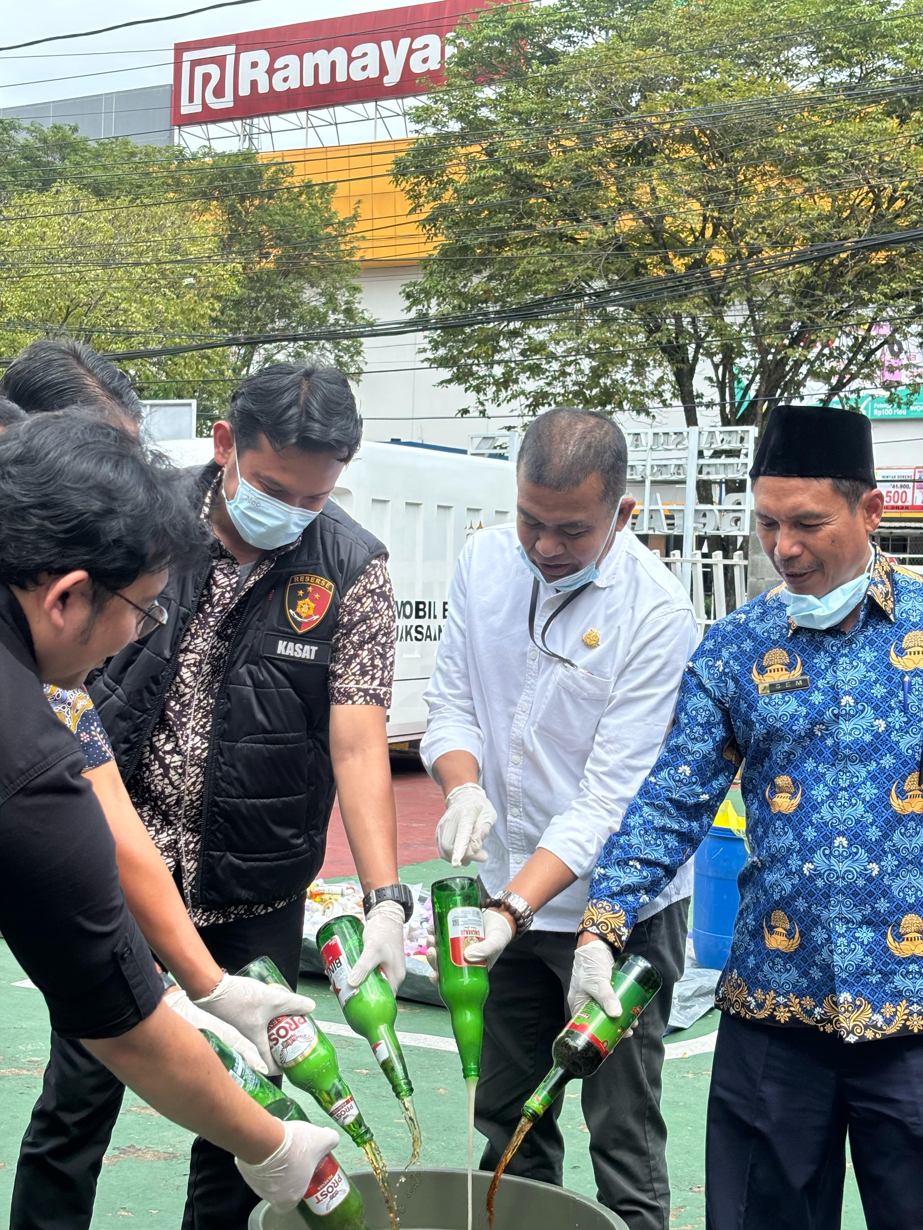 Pemusnahan bukti kejahatan oleh Kejari Samarinda.