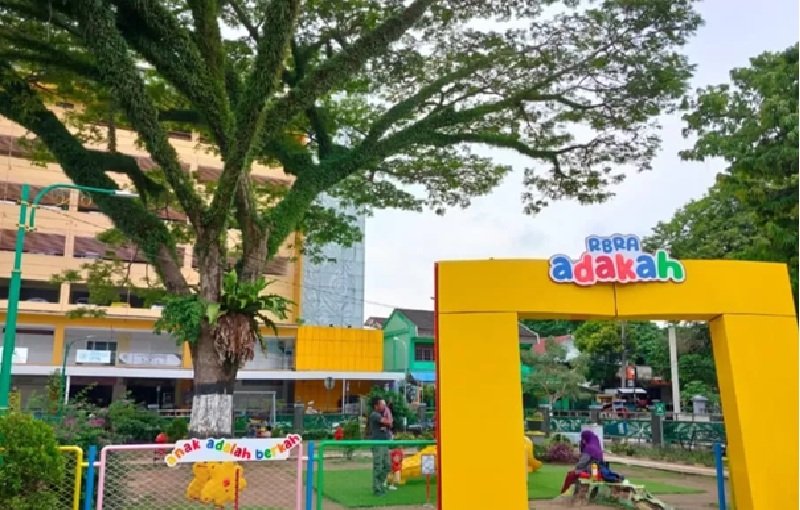 Taman Bekapai Balikpapan merupakan salah satu taman bermain ramah anak.