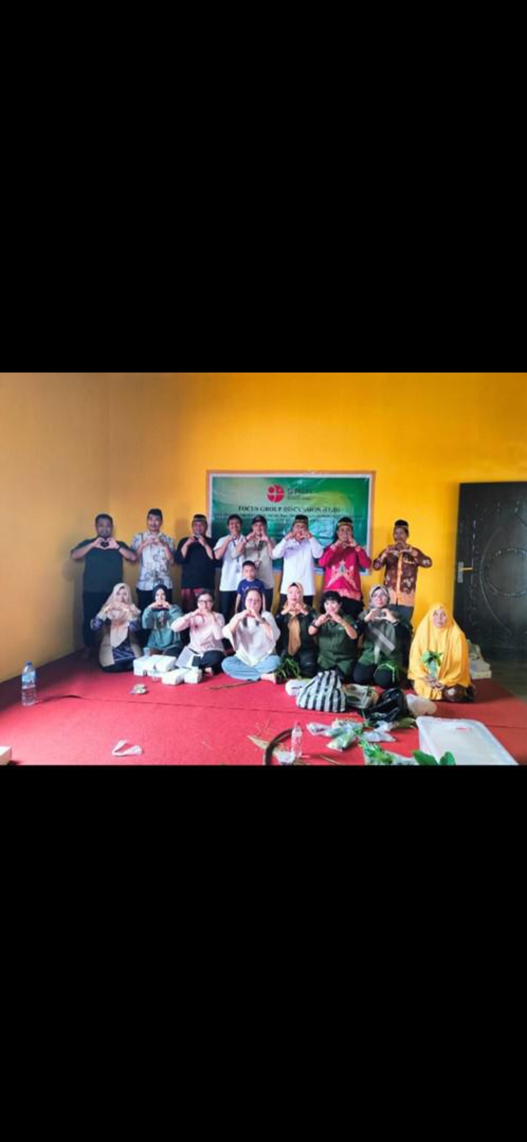 MENDALAM: Tim BRIN saat FGD bersama tokoh adat Paser dalam kaitan riset mendalam tentang tetumbuhan obat, mitos, tradisi lisan, dan etnomedisin komunitas adat Paser.