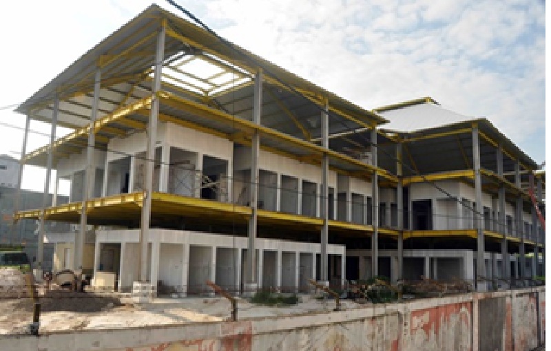 Pasar Mangkikit yang tak kunjung rampung pembangunannya.