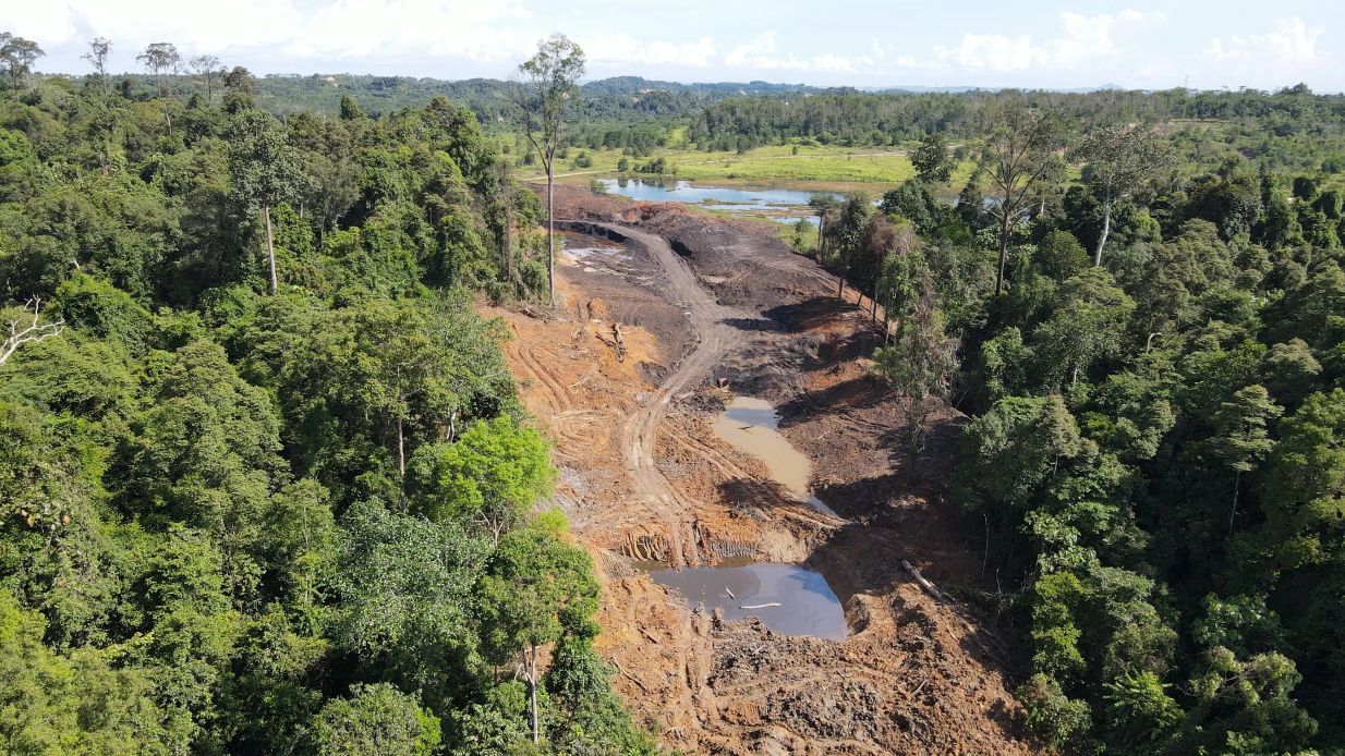 Tambang batu bara yang diduga ilegal di kawasan Kebun Raya Unmul Samarinda