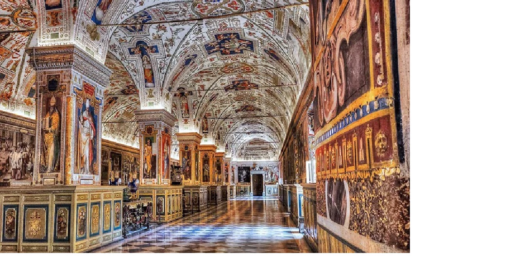 Salah satu sudut Kapel Sistina, Vatikan. Di kapel ini dilaksanakan pemilihan paus.