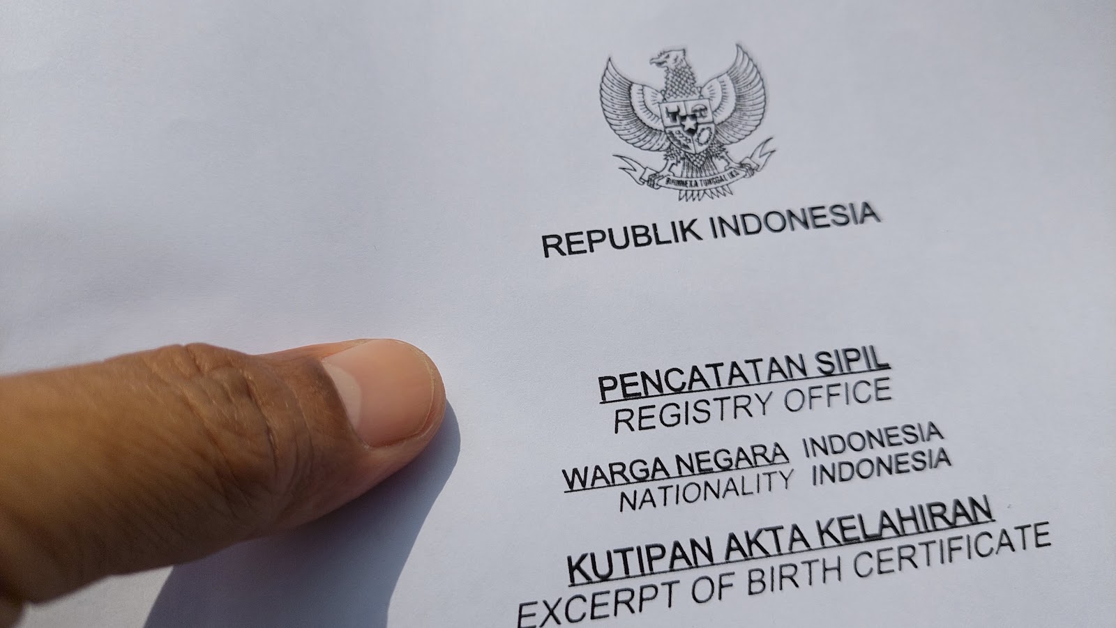 Ilustrasi akta kelahiran.