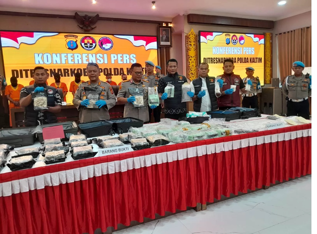 Ditresnarkoba Polda Kaltim menggagalkan penyelundupan 33 kilogram sabu asal Malaysia. Pengungkapan narkoba terbesar sepanjang tahun 2025 di wilayah Kaltim. (Foto: Arif Fadillah Balpos)