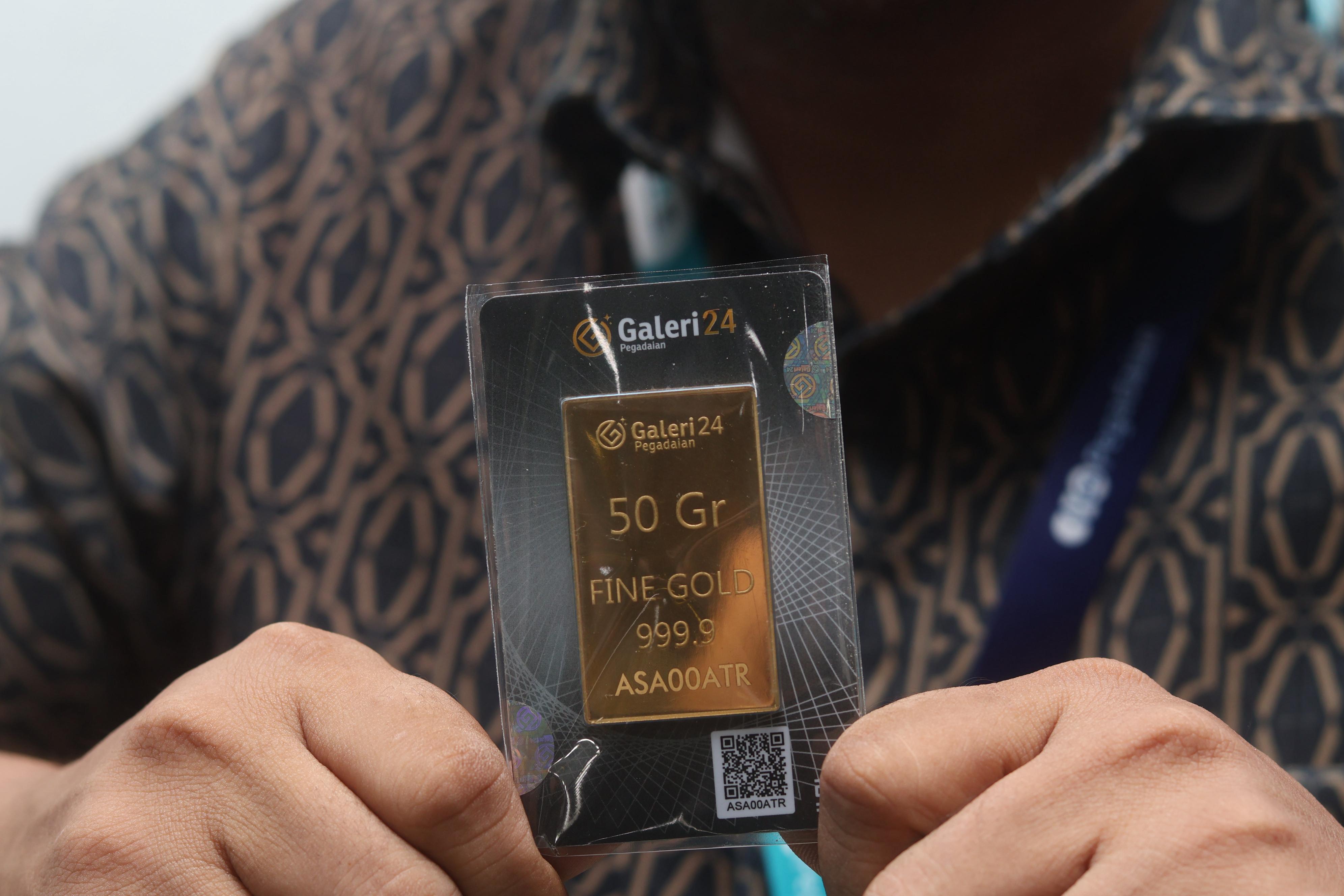 BELI ATAU JUAL: Data di Pegadaian, harga emas per gram pada Selasa, 29 April 2025 tercatat Rp 1.964.000.