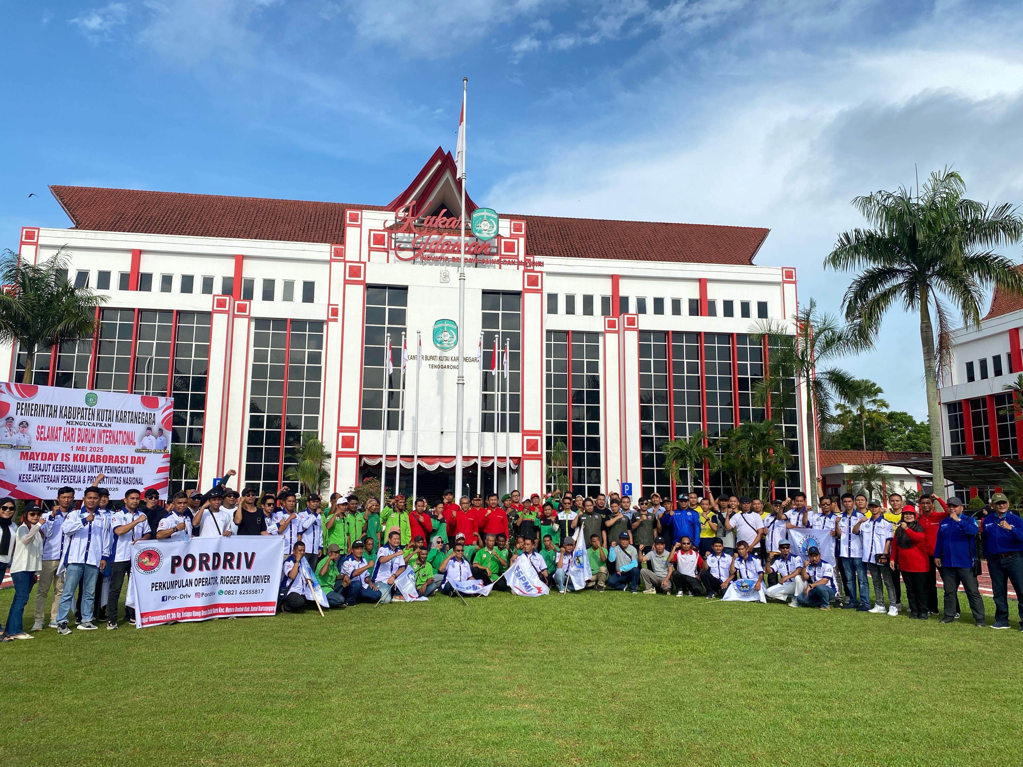 Upacara peringatan Hari Buruh Internasional tahun 2025 di Kukar (Elmo/Prokal.co)