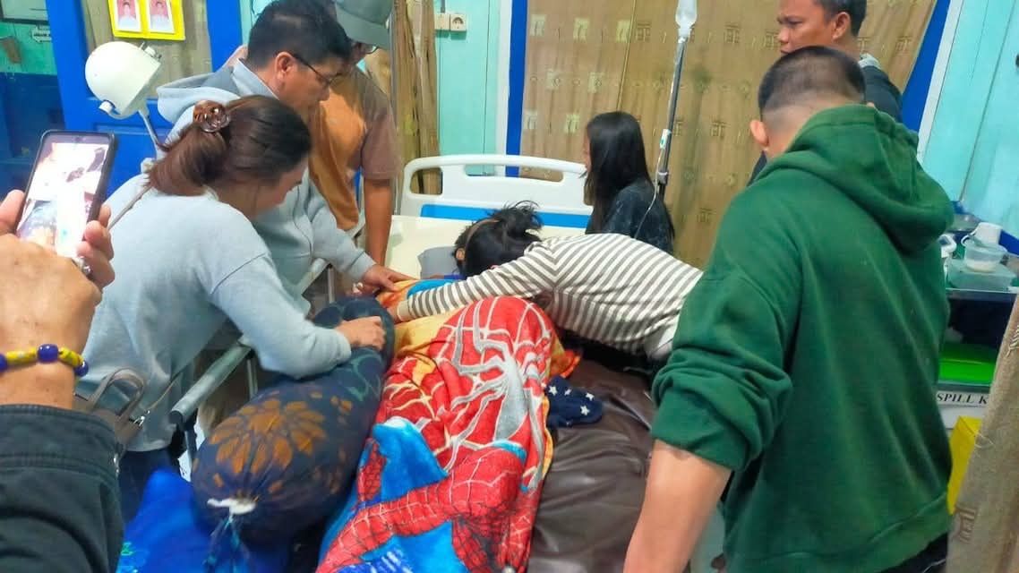 Korban ditangisi keluarga. (IST)