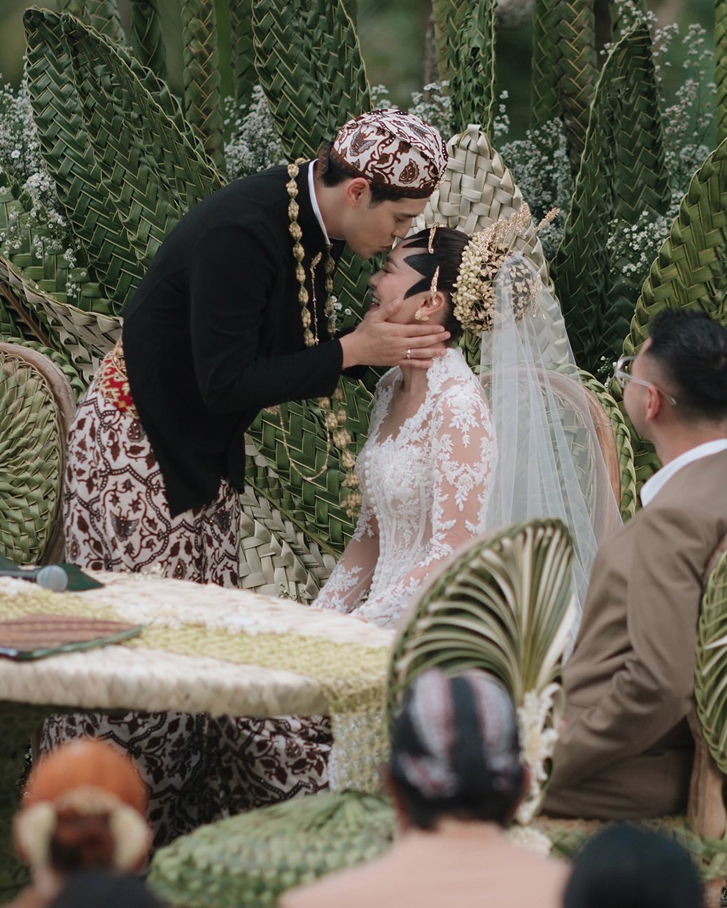 Maxime dan Luna Maya usai pembacaan ijab. (IG Luna Maya)