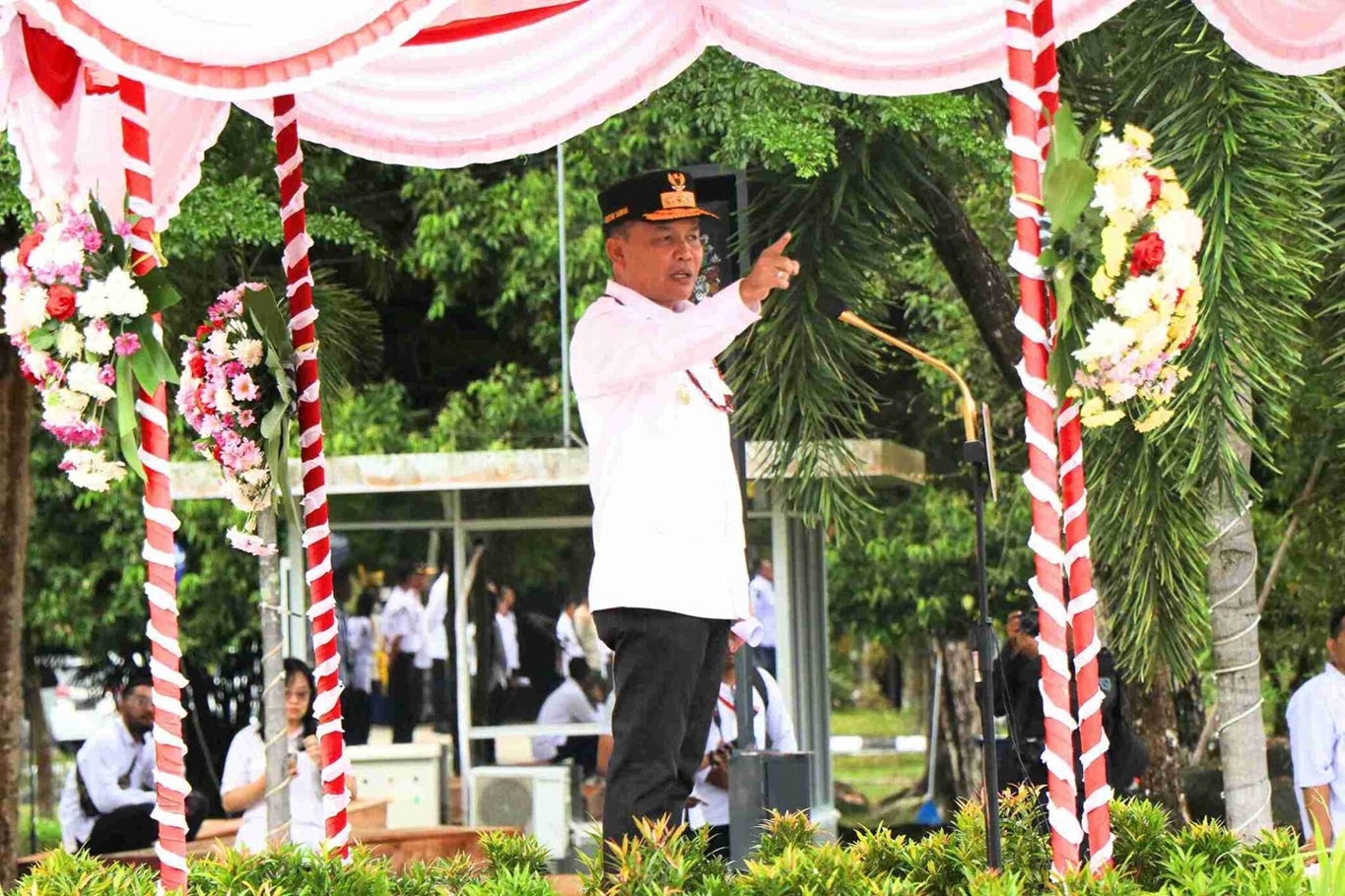 Gubernur Kalteng Agustiar Sabran meminta pada perusahaan agar peduli terhadap pembangunan infrastruktur. PEMPROV KALTENG UNTUK RADAR SAMPIT