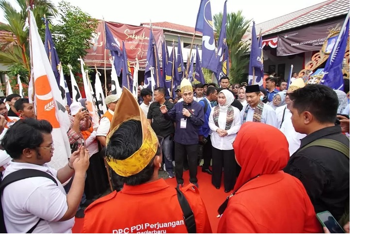 Erna Lisa Halaby dan Wartono akhirnya berhak menjadi pasangan Wali Kota Banjarbaru dan Wakil Wali Kota Banjarbaru setelah menjalani dua kali gugatan ke MK. (Foto: DOK RADAR BANJARMASIN)