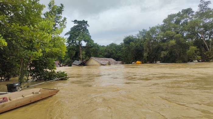 BANJIR BANDANG: Foto kiriman warga memperlihatkan musibah banjir yang melanda Kampung Long Ayap, Kecamatan Segah, Berau, Selasa, 27 Mei 2025.