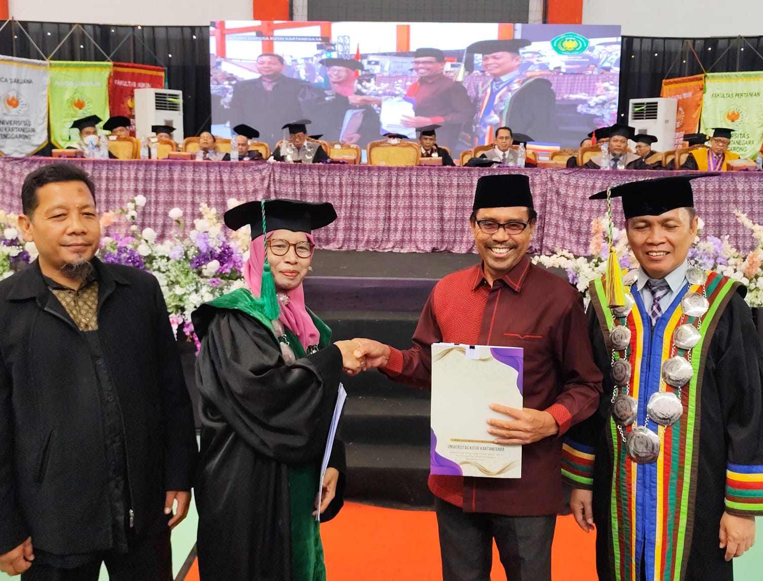 MoU Distanak Kukar bersama Unikarta (Elmo/Prokal.co)