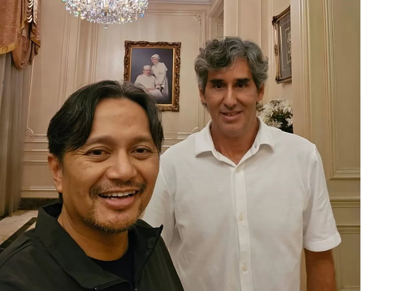 BERSAMA: Dalam akun Instagramnya, Hasnur mengunggah foto bersama mantan pelatih Bali United, Stefano