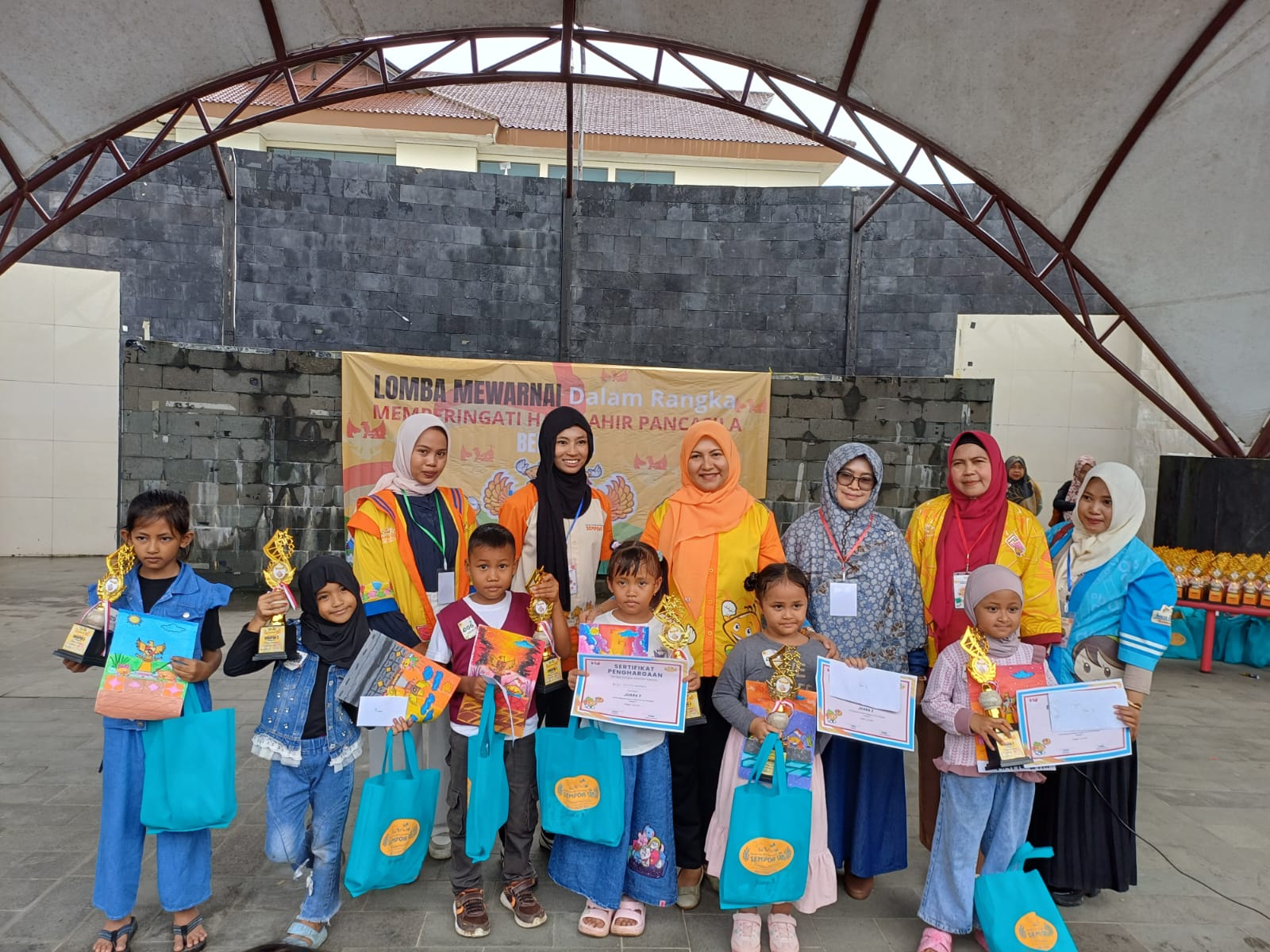 ANTUSIAS: Lomba mewarnai yang digelar Sempoa SIP TC PPU, Minggu, 1 Juni 2025.