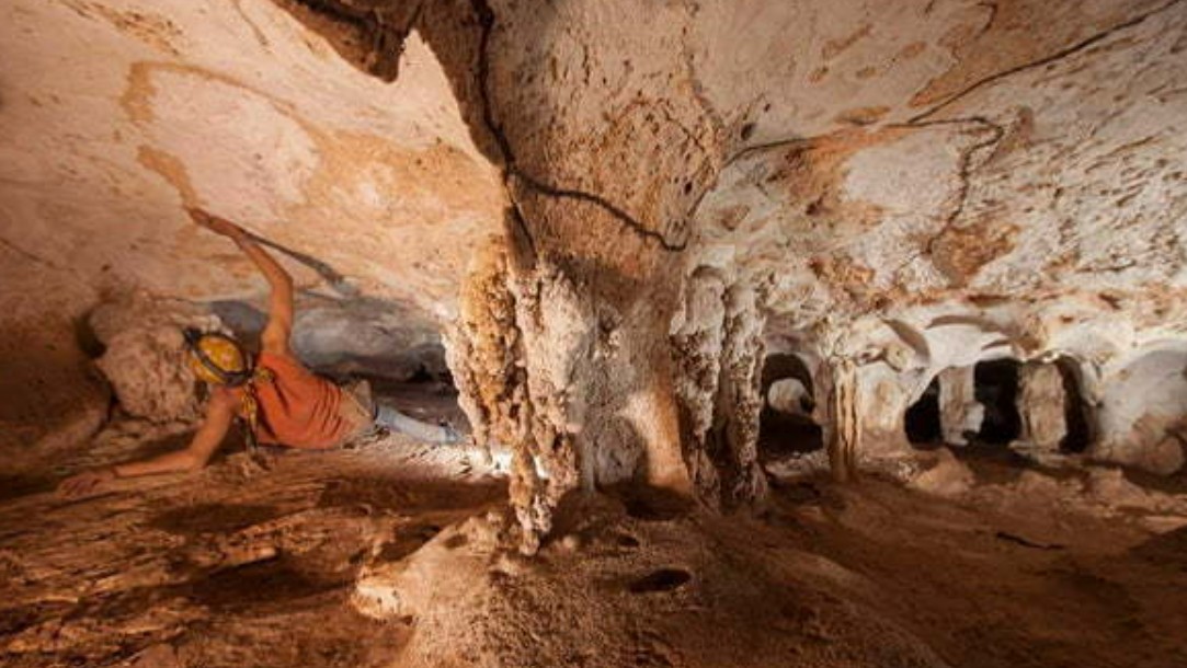 Gua karst di Sangkulirang.