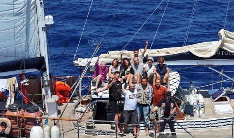 Kapal Madleen dan 12 kru yang membawa bantuan darurat bagi warga Gaza.