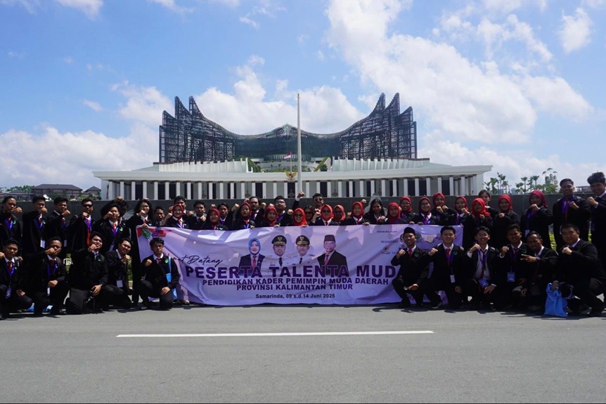 Foto bersama peserta PKPMD di area depan Istana Negara IKN.