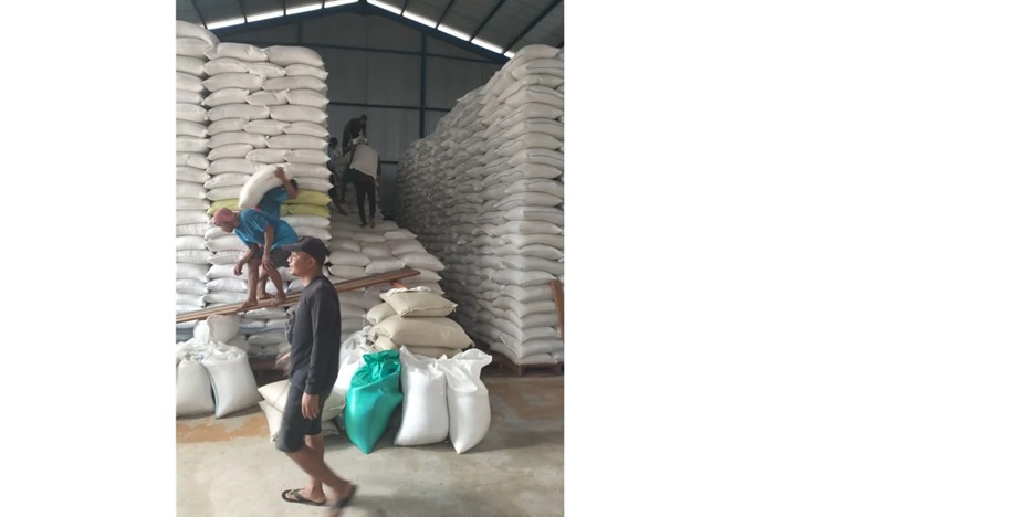 MELIMPAH: Stok beras yang ada di gudang Bulog Kotim.BULOG KC KOTIM UNTUK RADAR SAMPIT