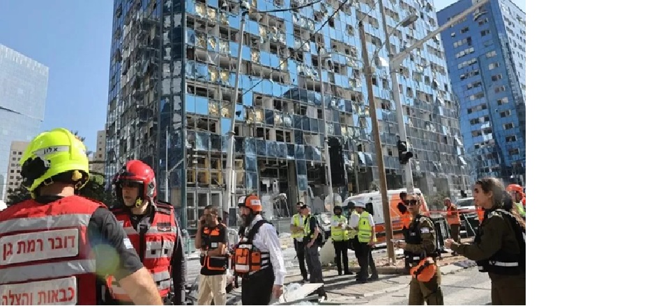 Banyak edung milik Israel termasuk Bursa Efek Tel Aviv (TASE) terkena serangan rudal, Kamis (19/6/2025). Serangan terbaru Iran hantam lokasi strategis Kota Tel Aviv dan Be