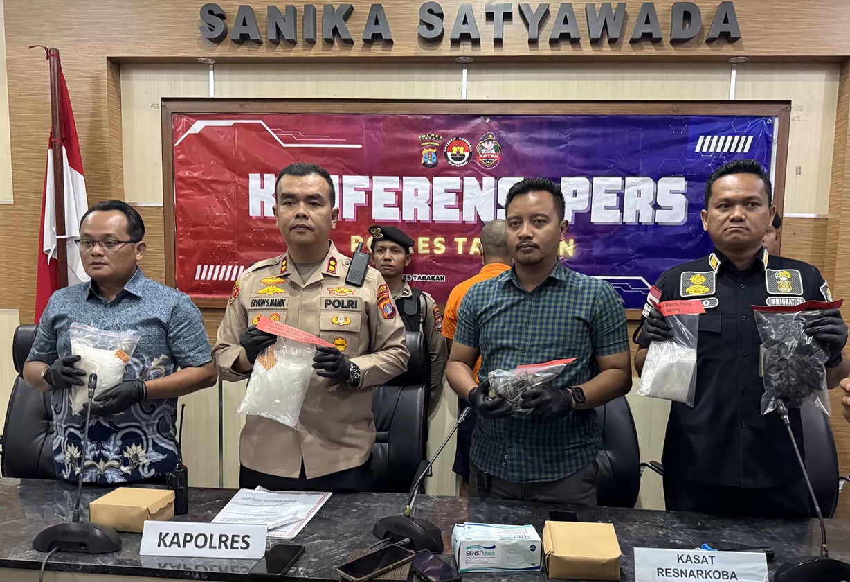 WNA MALAYSIA: Polisi mengungkap kasus narkotika jenis sabu seberat 2kg libatkan WNA Malaysia. (HRK)