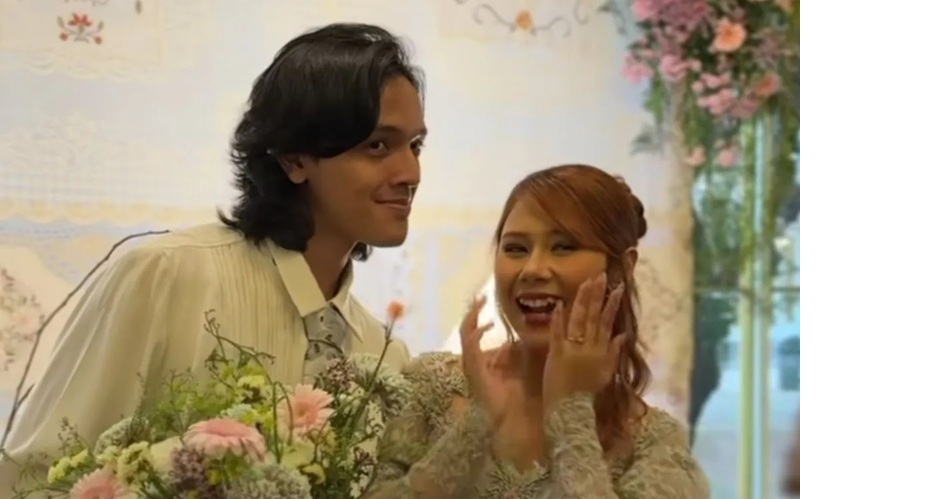 Momen lamaran Nadin Amizah dan Faishal Tanjung yang diunggah di Instagram Vidi Aldiano (Instagram @vidialdiano)