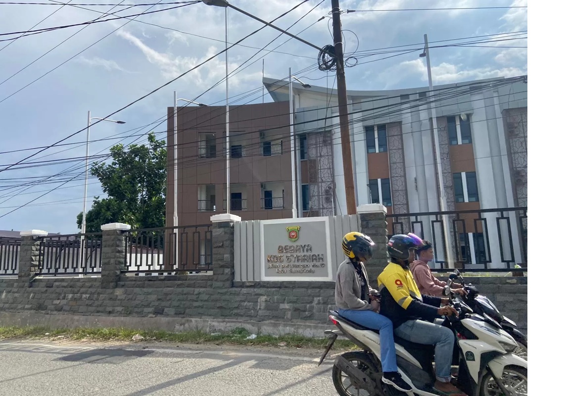 SUDAH RAMPUNG: Berada di Jalan Perjuangan, Bebaya Kos Syariah belum difungsikan. (MELI/SAPOS)