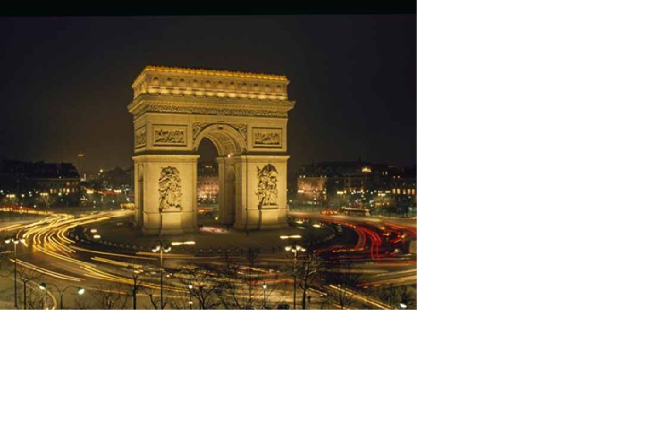 Arc The Triomphe adalah ikon lain yang berada di Perancis selain menara Eiffel di Paris.