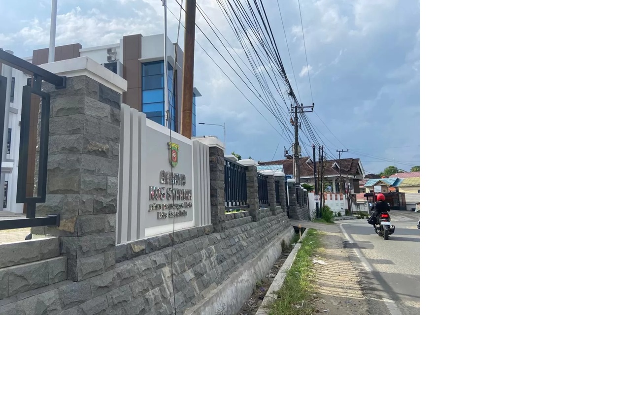 Kos-kosan syariah yang dibangun di posisi strategis dekat dengan perguruan tinggi di Jalan Perjuangan. (MELI/SAPOS)