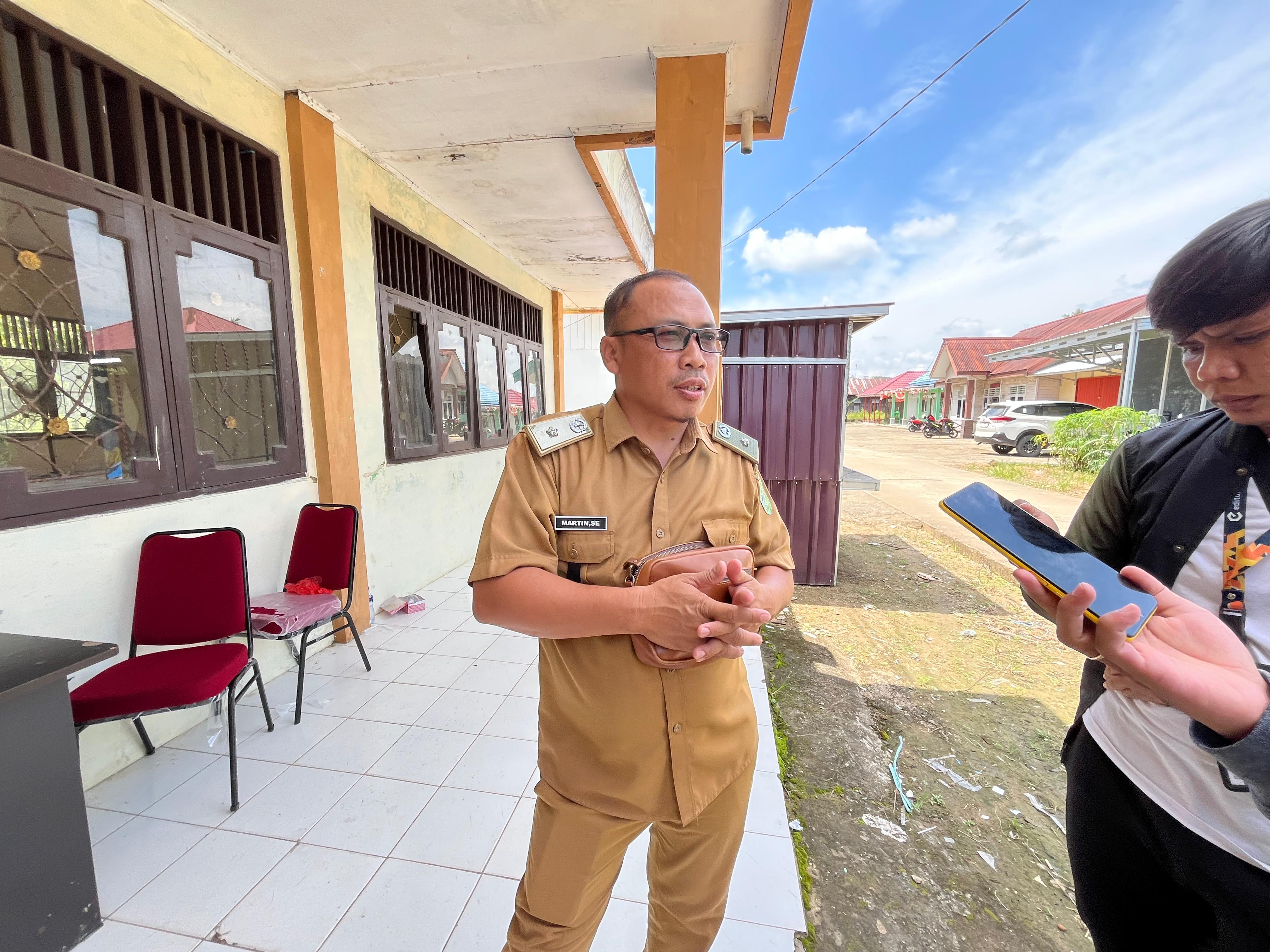 Kepala Desa Loa Raya, Martin (Elmo/Prokal.co)