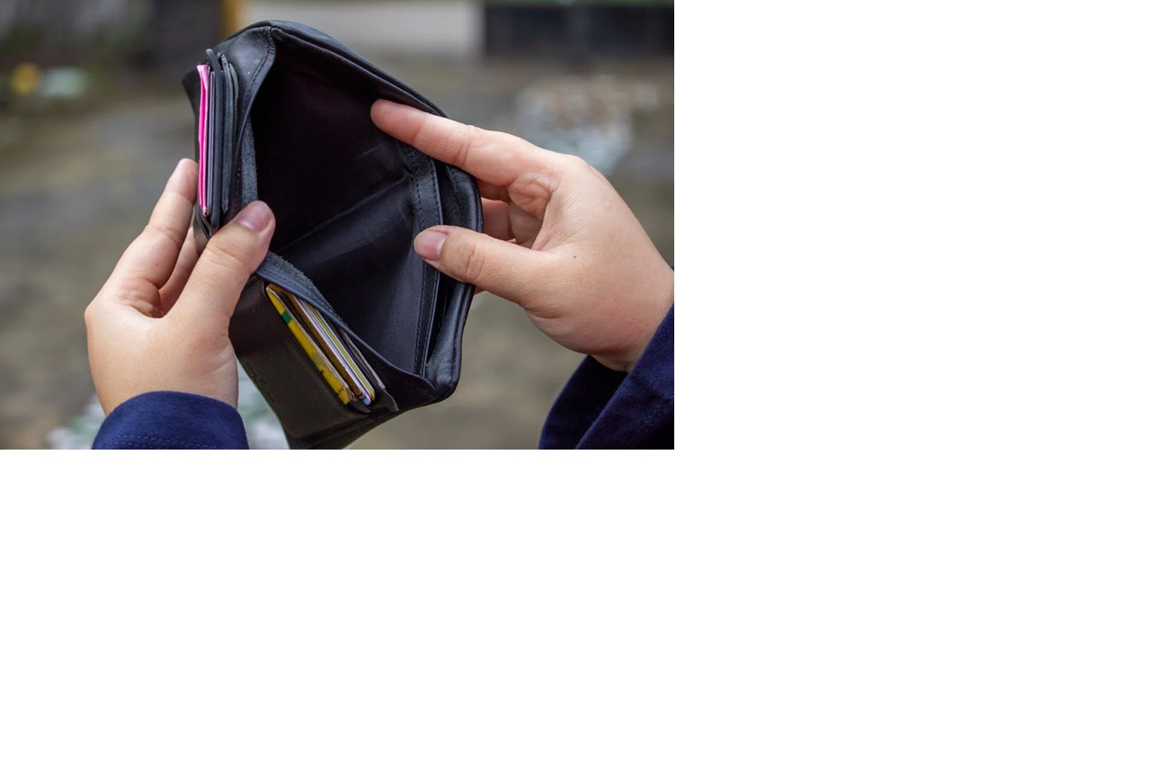 Ilustrasi dompet kosong.