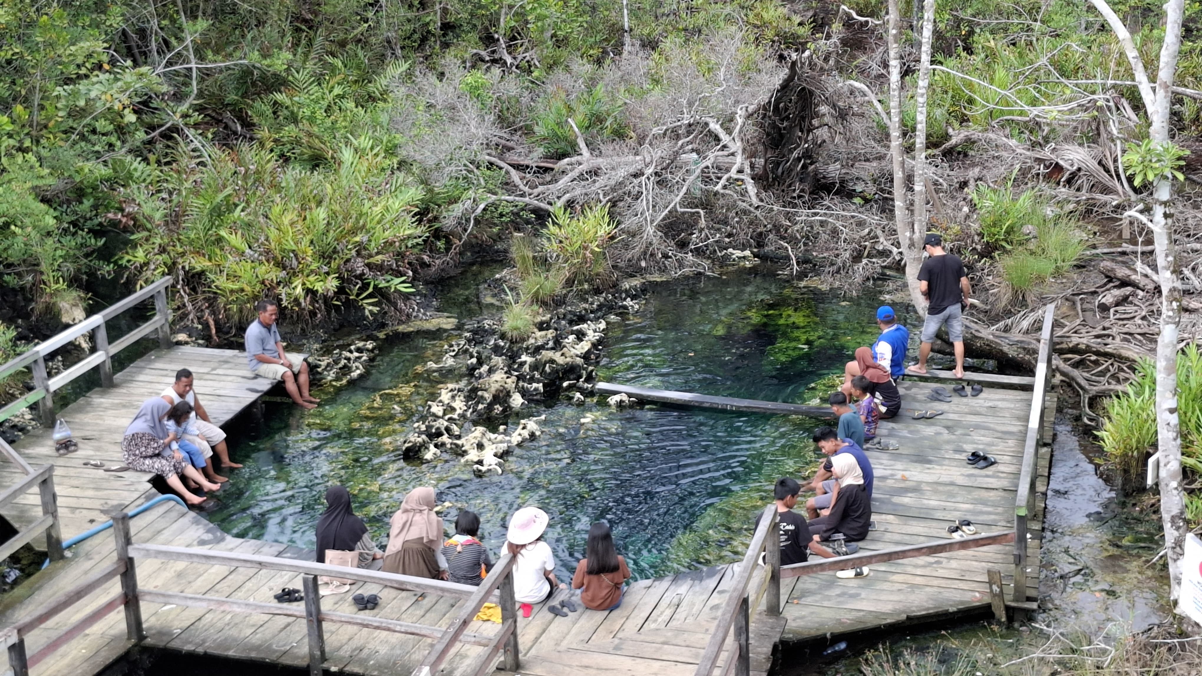 ILUSTRASI: Destinasi wisata air panas salah satu yang sudah kesohor di Kabupaten Berau. Teranyar, ditemukan potensi baru destinasi wisata air panas di Kampung Tabalar Muara.