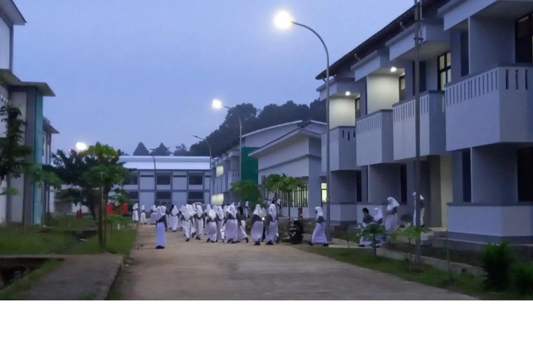 SMAN 10 Samarinda mendapat sorotan terkait penjualan seragam yang mencapai jutaan rupiah.