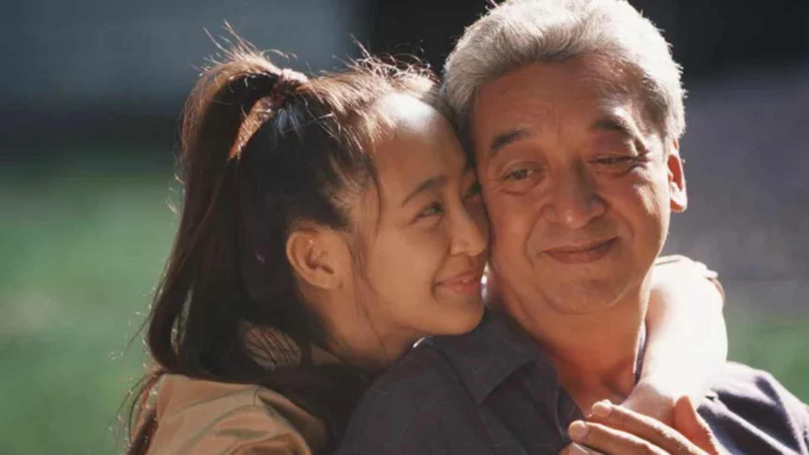 Fenomena perempuan tertarik dengan pria lebih tua.