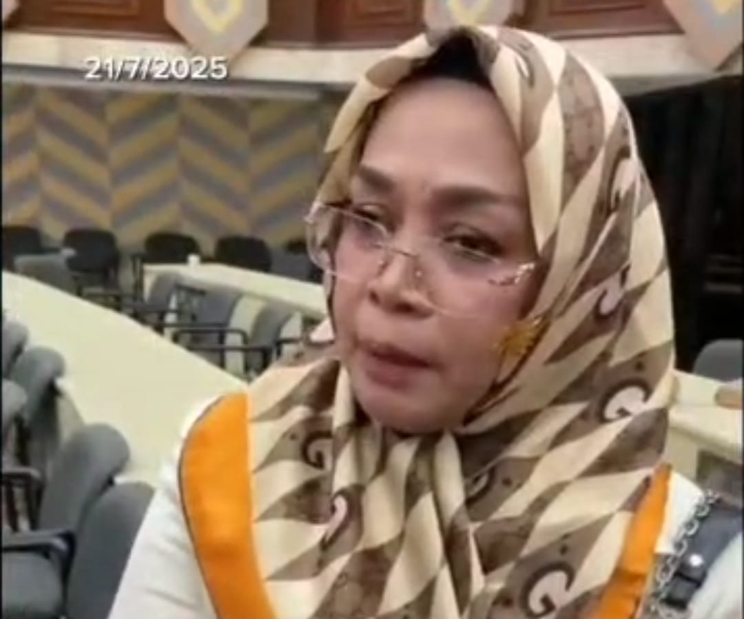 Hj Syahariah Mas&rsquo;ud yang menegur Gubernur Rudy Mas&rsquo;ud.